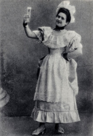 Мирандолина - О. Л. Книппер. 'Трактирщица' К. Гольдони. Московское Филармоническое училище. 1898
