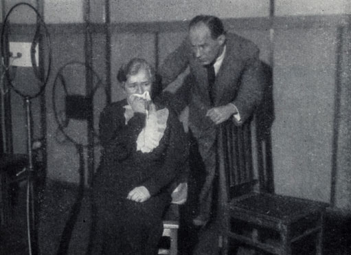 О. Л. Книппер-Чехова и Б. Г. Добронравов в радиостудии. Сцена из 'Вишневого сада' А. П. Чехова. 1936