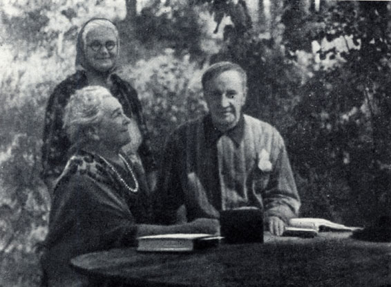  О. Л. Книппер-Чехова и В. И. Качалов. Николина гора. 1948 